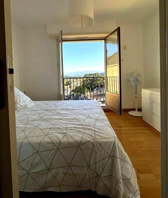 Pau Centre Vue Sur Les Pyrenees Pour 2 Nuits Au Minimum Apartment ภายนอก รูปภาพ
